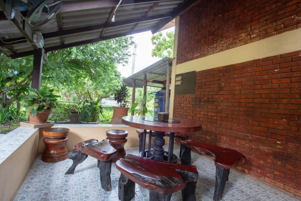 Oyo 909 Guiding Star Resort Chiang Mai Bagian luar foto