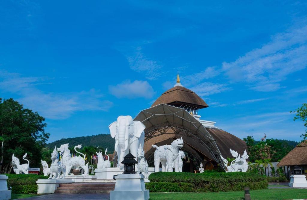 Oyo 909 Guiding Star Resort Chiang Mai Bagian luar foto
