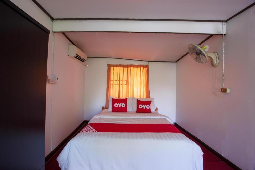Oyo 909 Guiding Star Resort Chiang Mai Bagian luar foto