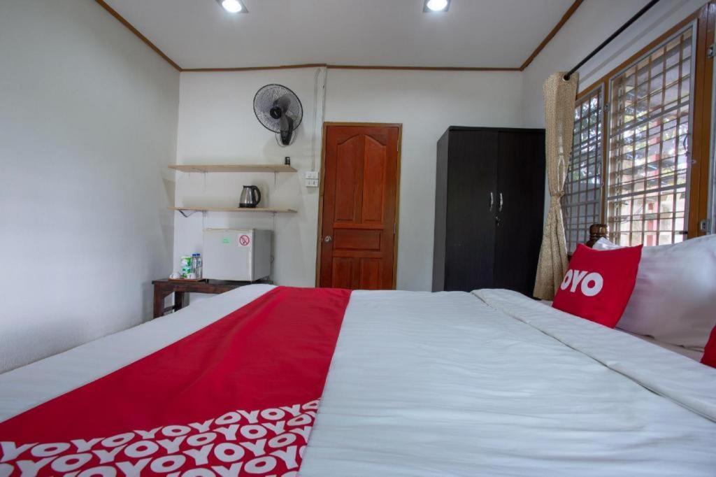 Oyo 909 Guiding Star Resort Chiang Mai Bagian luar foto