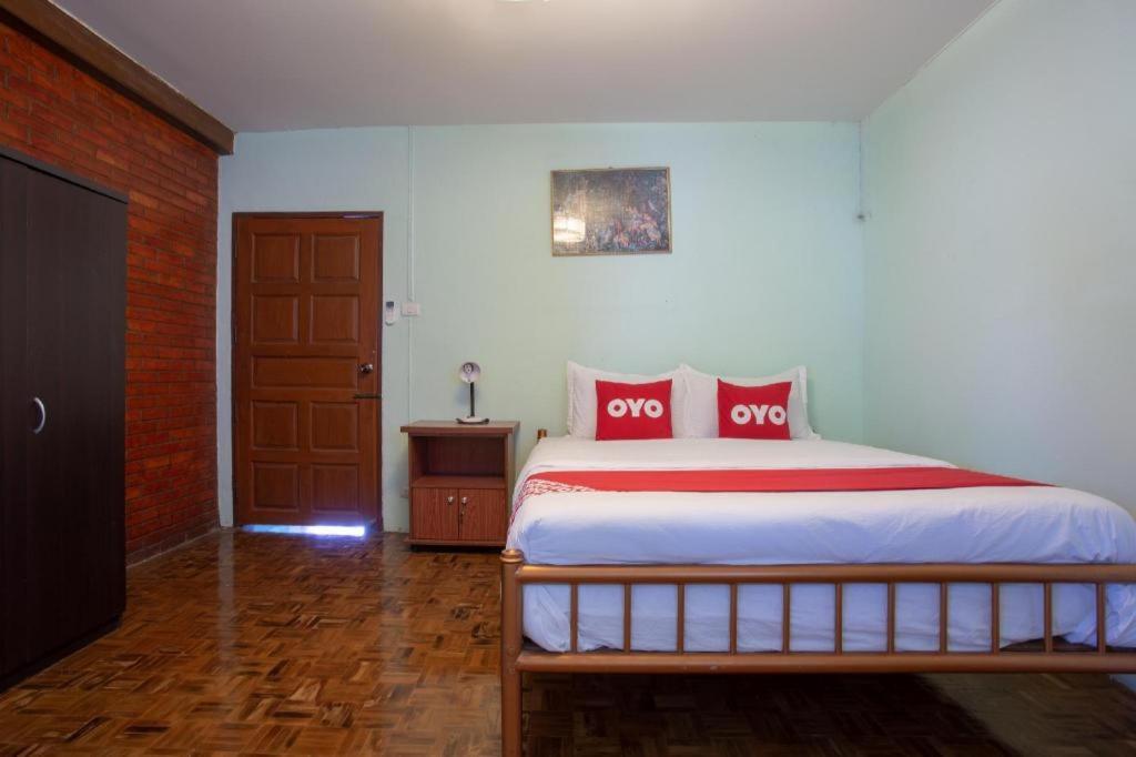 Oyo 909 Guiding Star Resort Chiang Mai Bagian luar foto