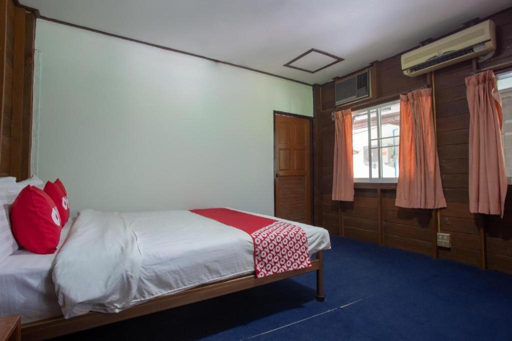 Oyo 909 Guiding Star Resort Chiang Mai Bagian luar foto