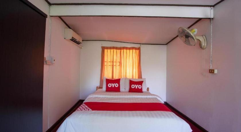 Oyo 909 Guiding Star Resort Chiang Mai Bagian luar foto